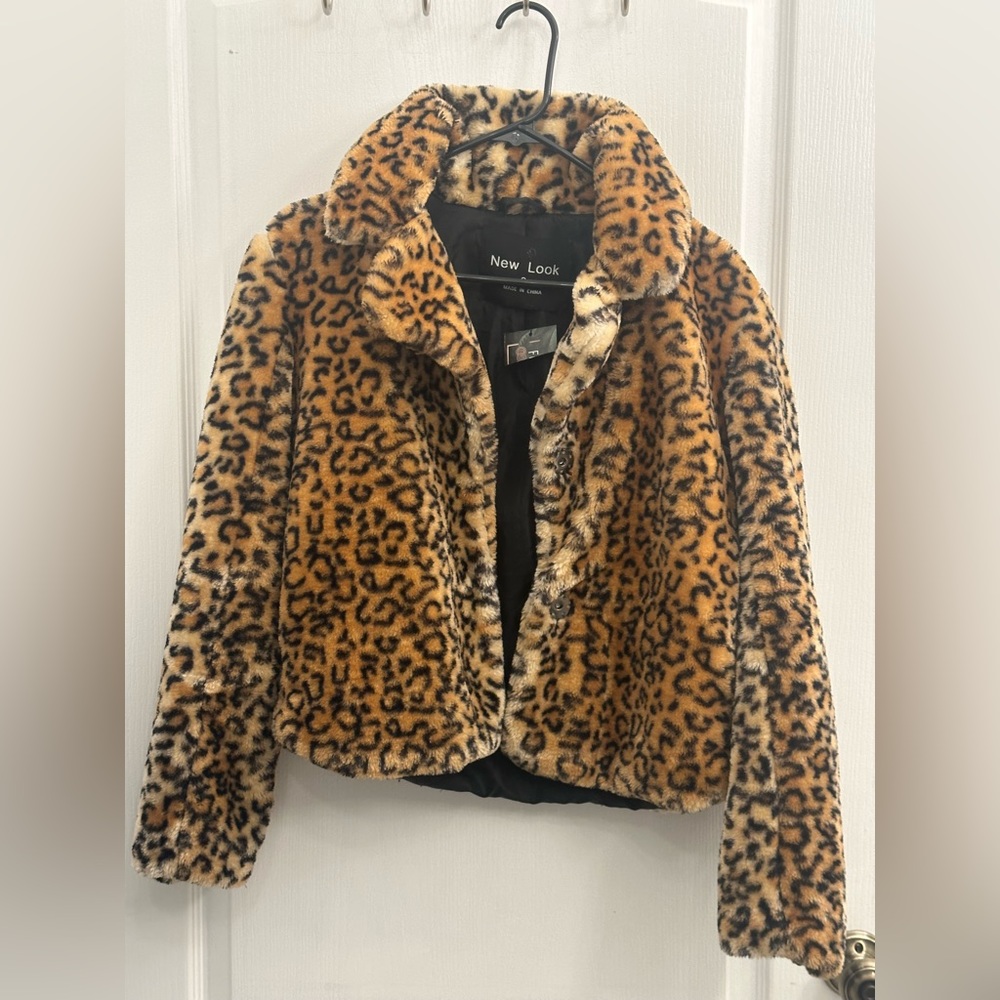 Faux Fur Leopard/ Cheetah Coat size Small